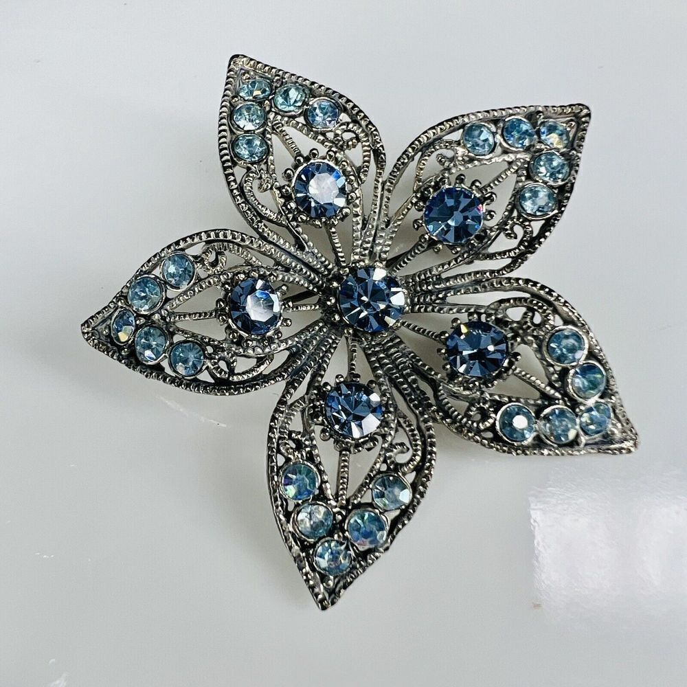 Vintage Blue Rhinestones Filigree Flower  Brooch Silver Tone PRETTY  4051 - Picture 7 of 10
